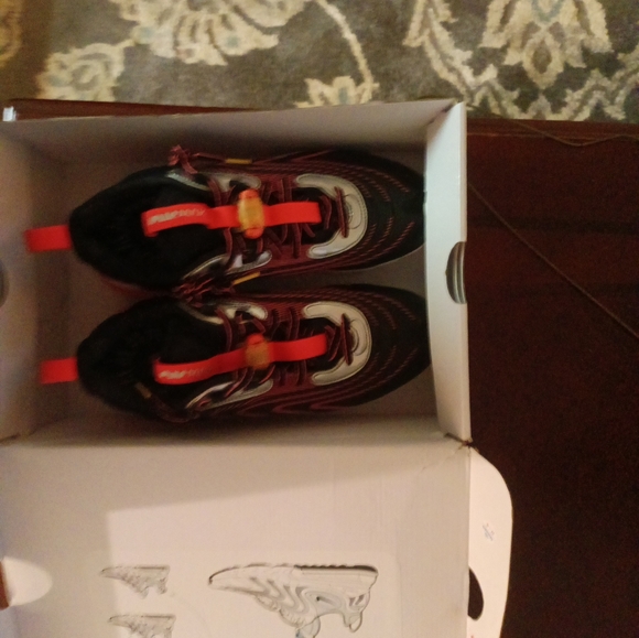 shoes - Picture 3 of 4